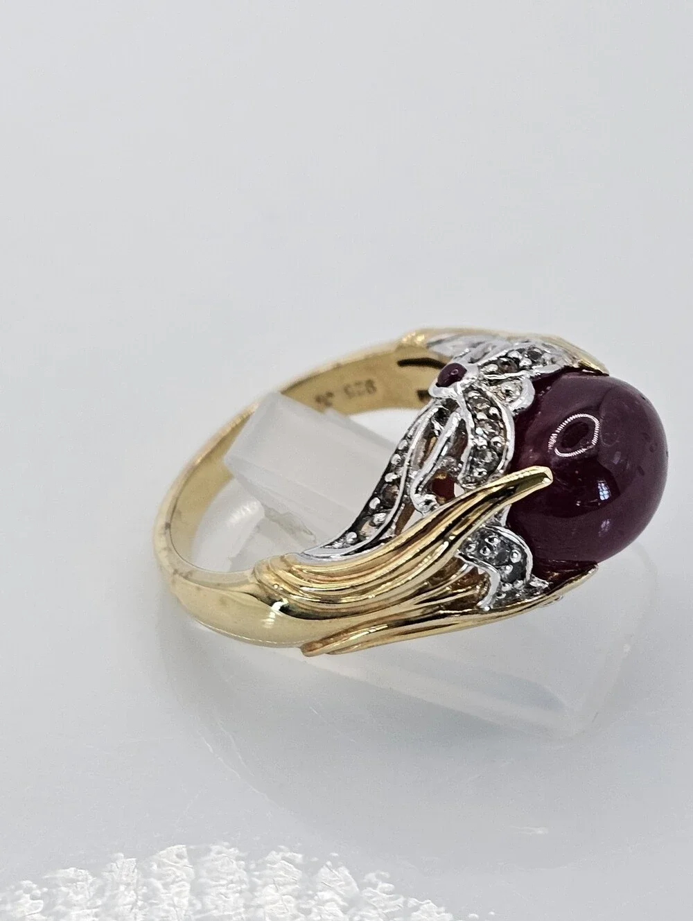 Retired Victoria Wieck Ruby Cabachon Yellow Gold Vermeil Ring Size 9